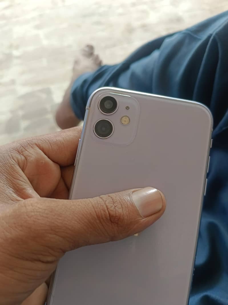 iPhone 11 0