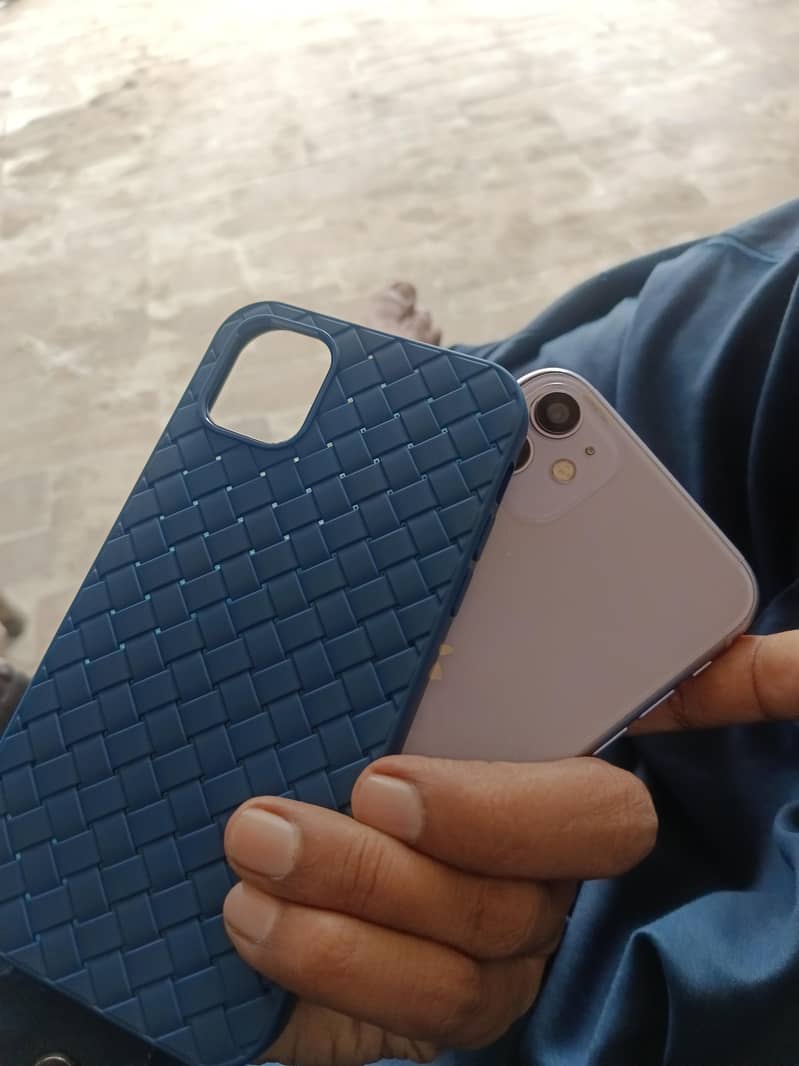 iPhone 11 7