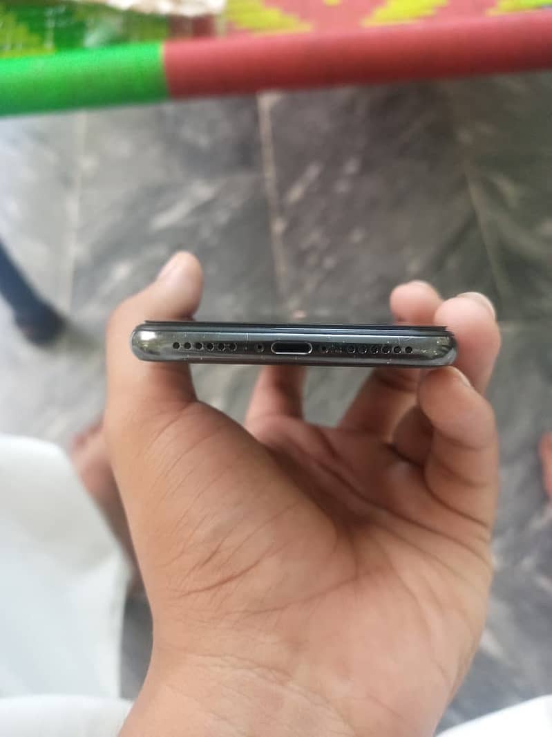 Apple iPhone X 0