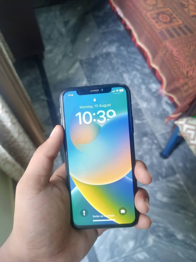Apple iPhone X 4