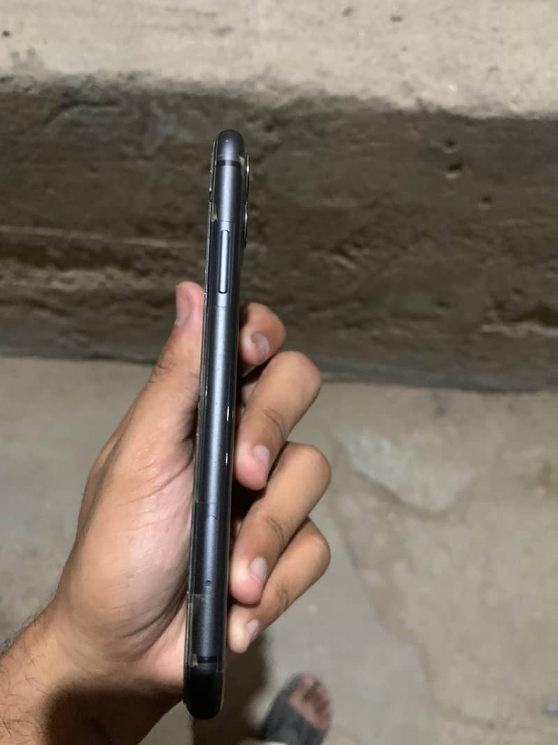 Apple iPhone 11 5