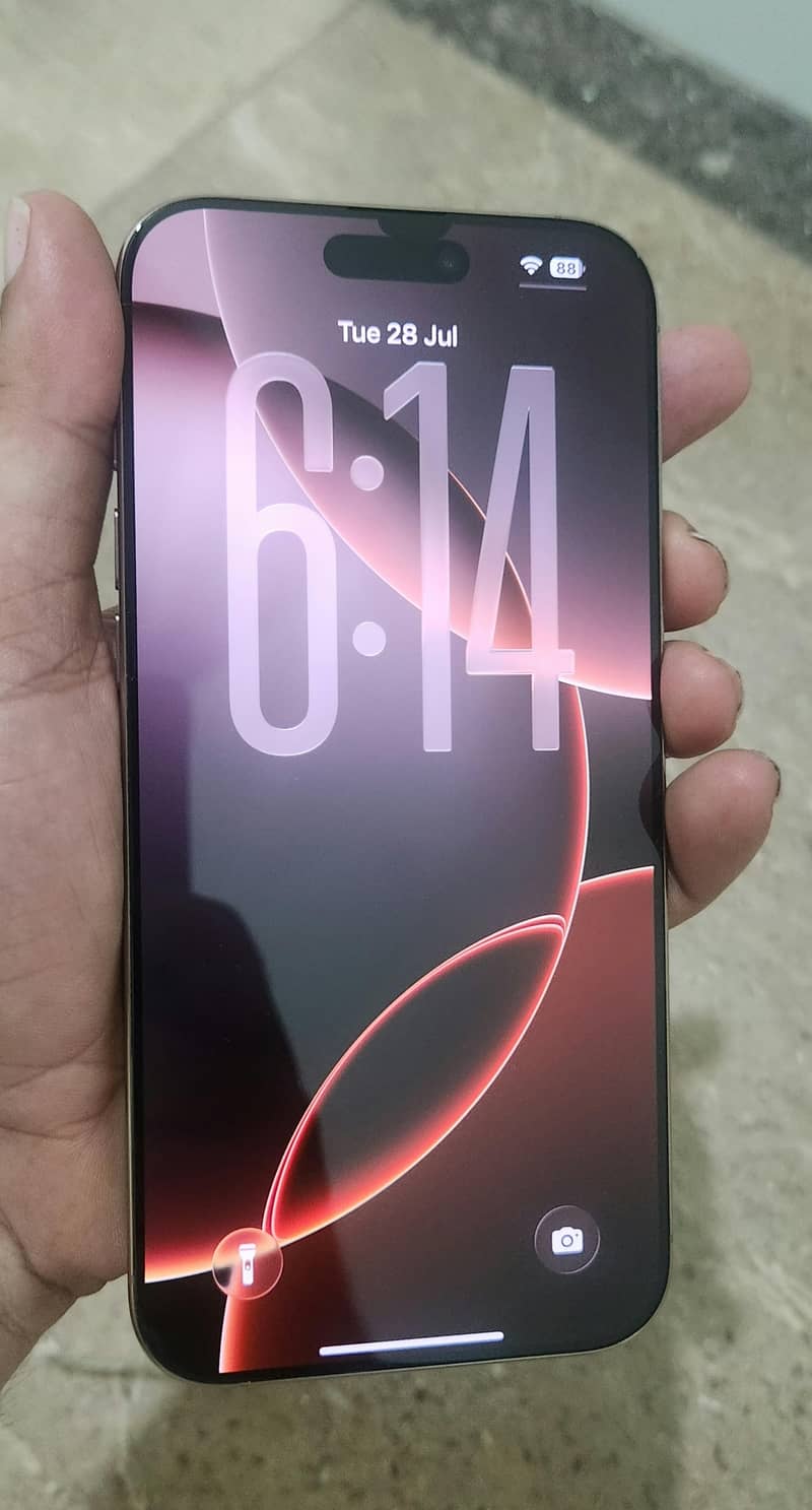 Apple iPhone 16 Pro Max 3