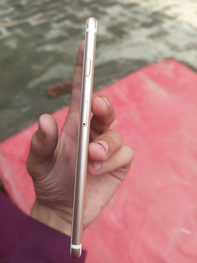 Apple iPhone 6S Plus 3