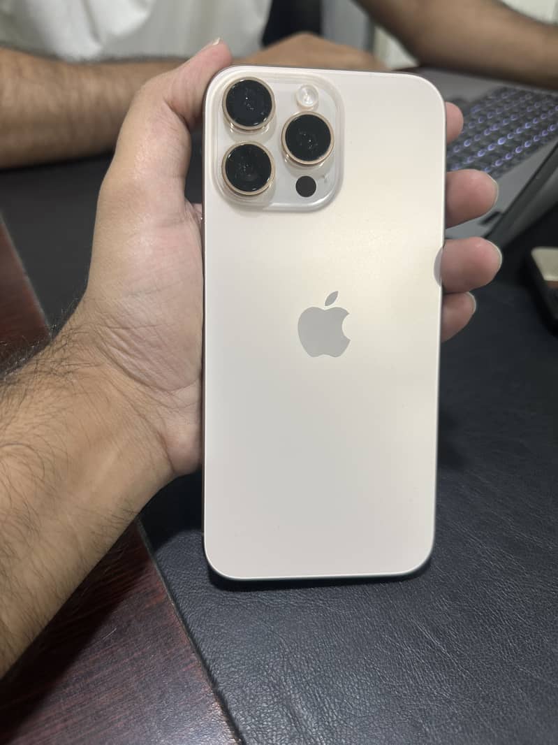 Apple iPhone 16 Pro Max 5