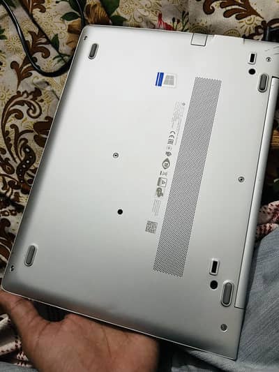 Hp Elitebook Core i7 8gen 8gb ran 256 Nvme