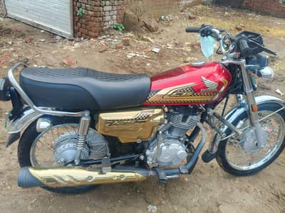 Honda 125 Spcial gold edition