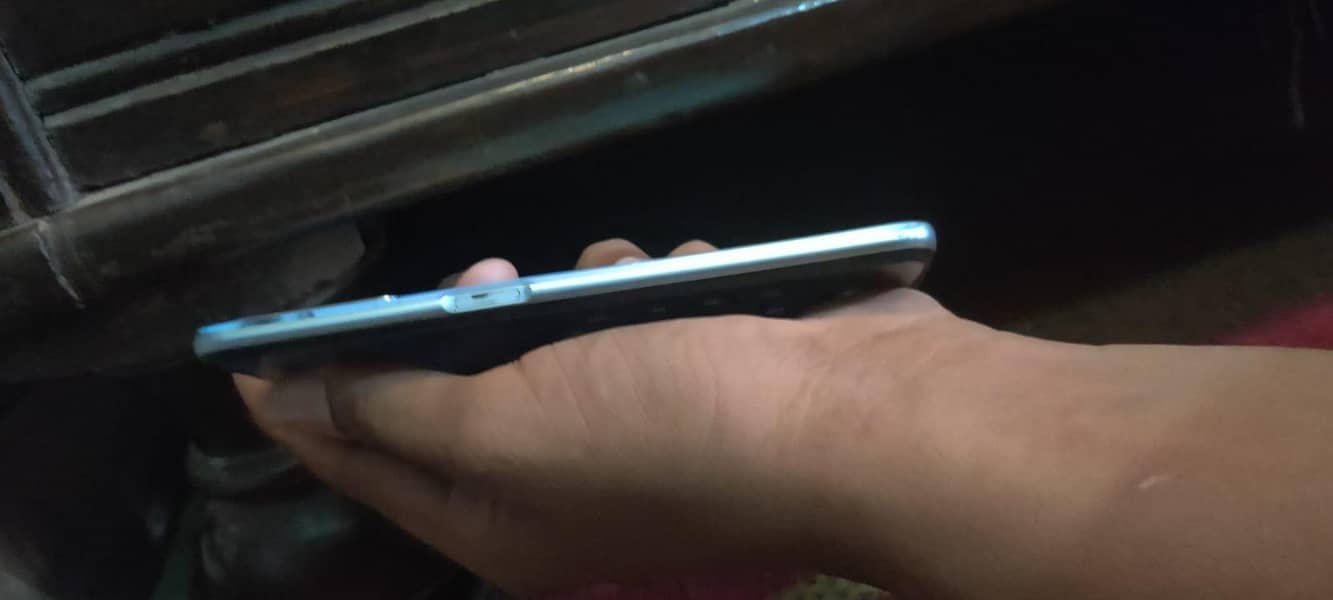 OPPO A76 1