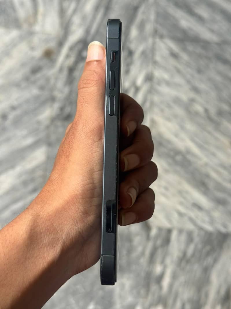 Apple iPhone 12 Pro 2