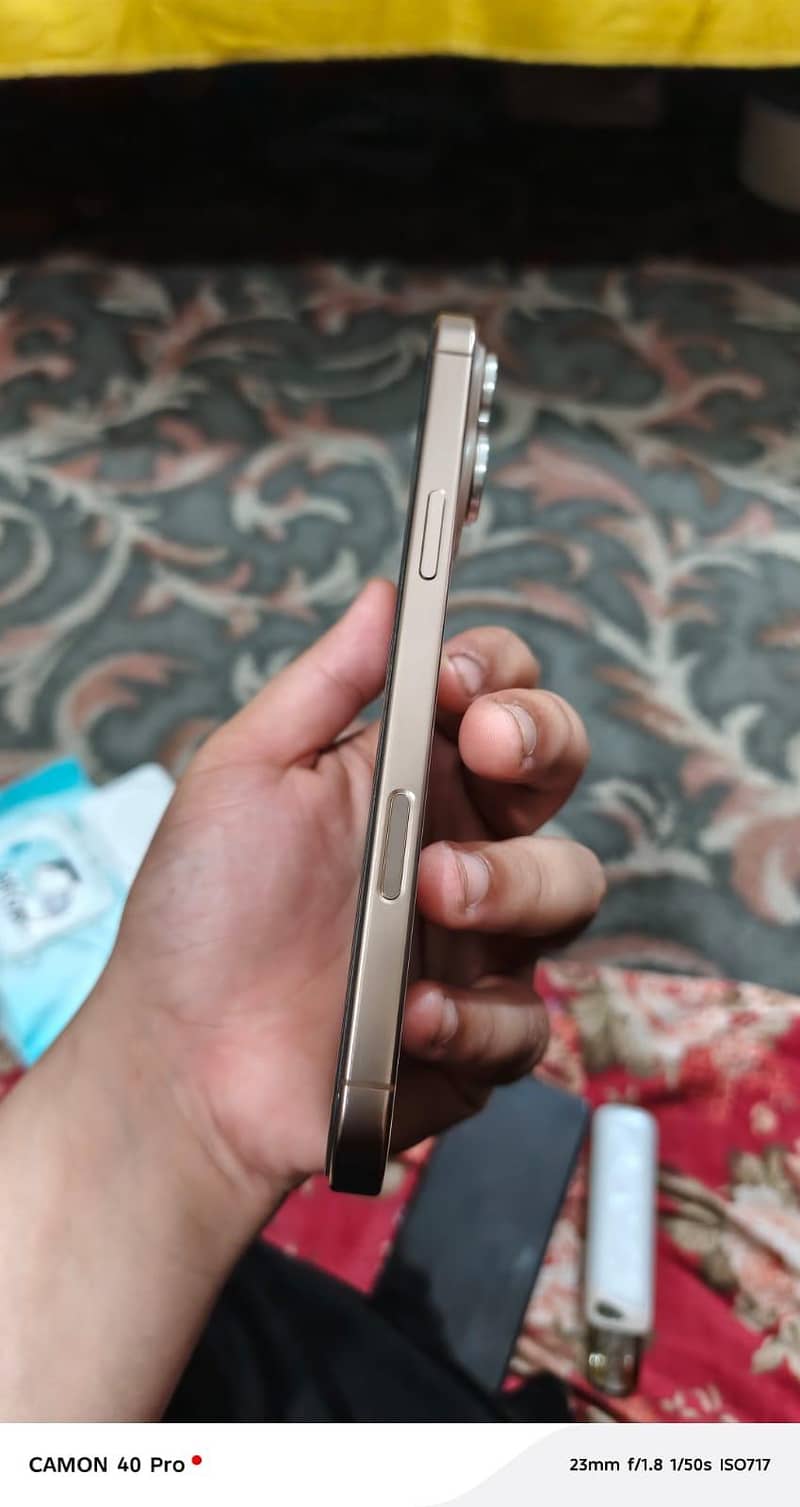 Apple iPhone 16 Pro Max 2