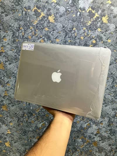  MacBook Air 2013 — Slim, Fast & Reliable! 
