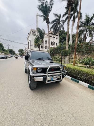 Mitsubishi Pajero 1988