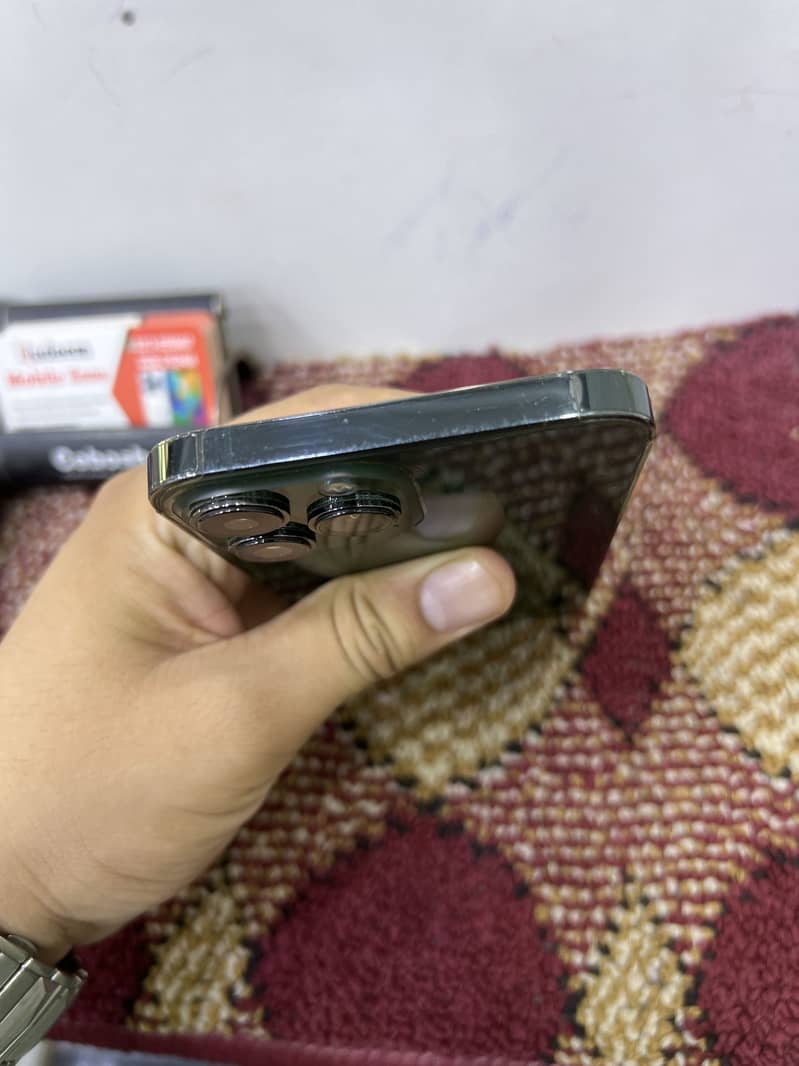 Apple iPhone 13 Pro Max 3