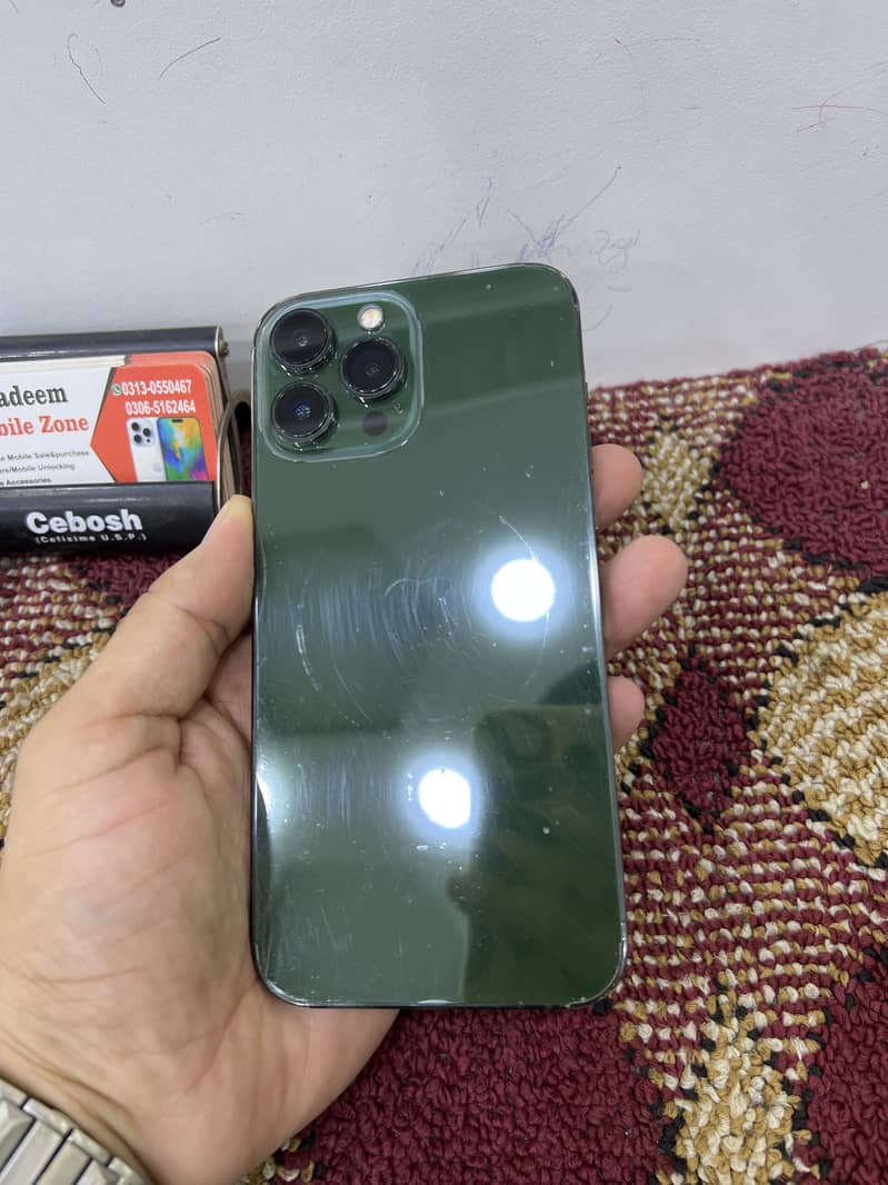 Apple iPhone 13 Pro Max 4