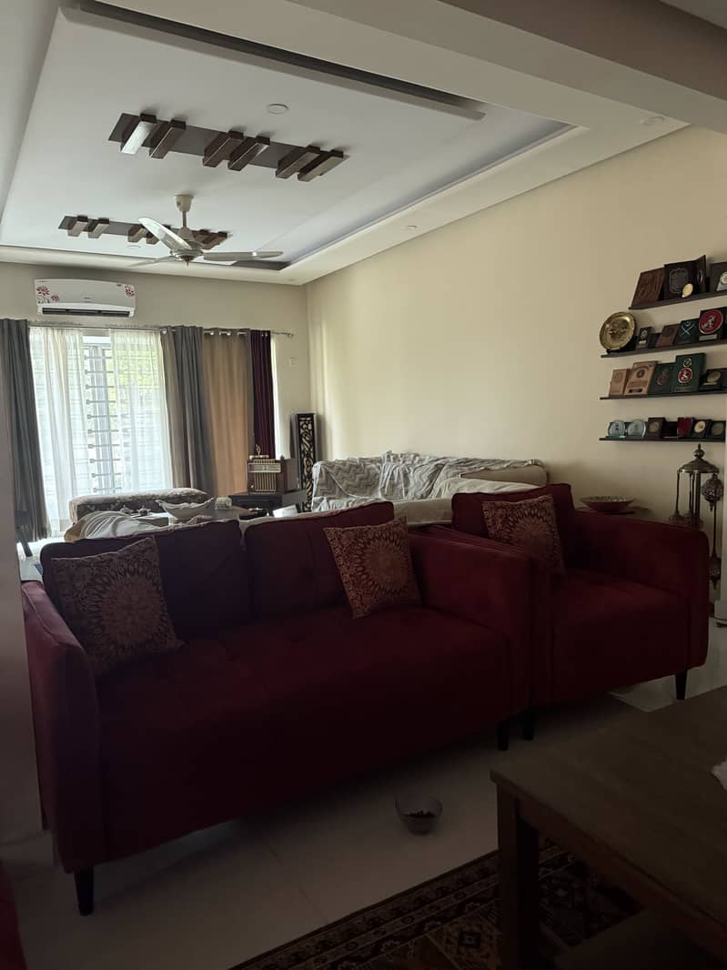 UAE imported 10/10 sofa set 3