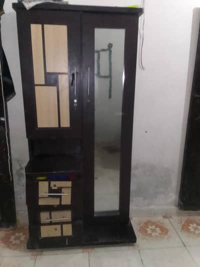 Selling Dressing Table