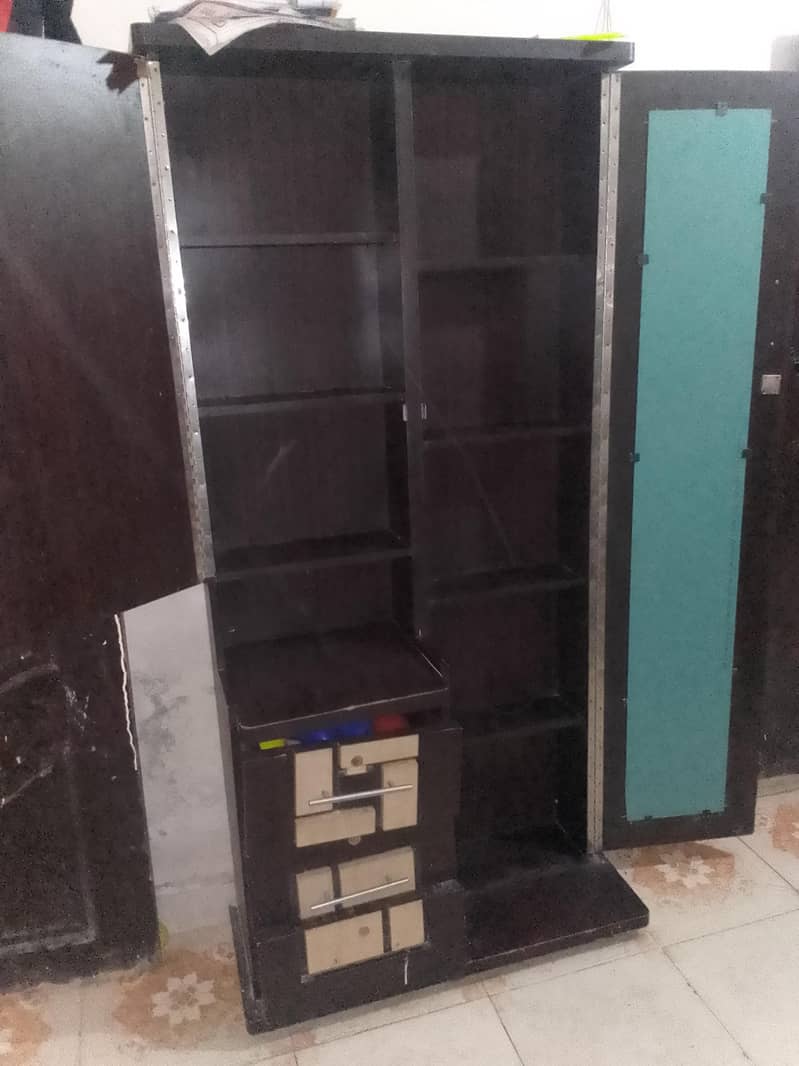 Selling Dressing Table 2