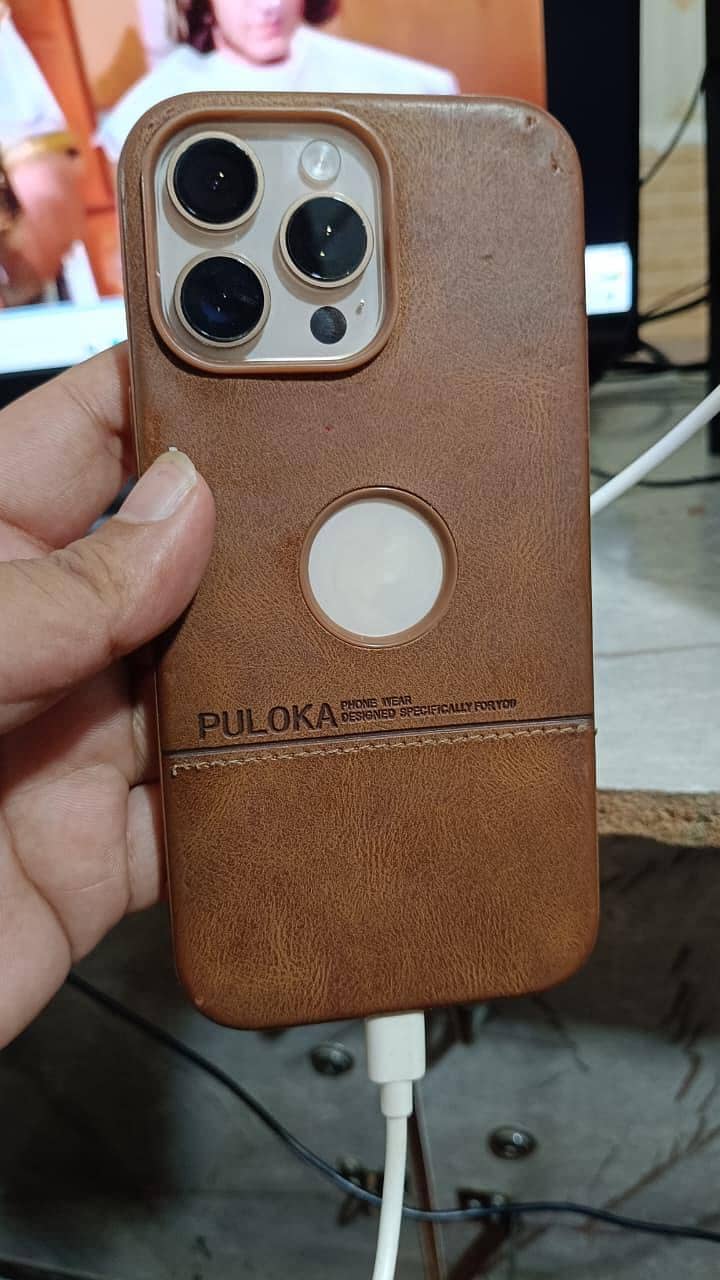 Apple iPhone 16 Pro Max 0