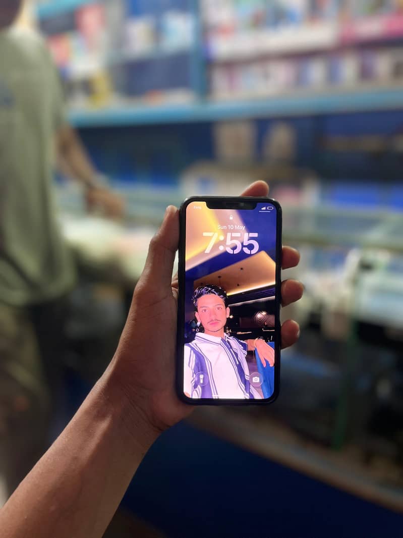Apple iPhone 11 Pro 2