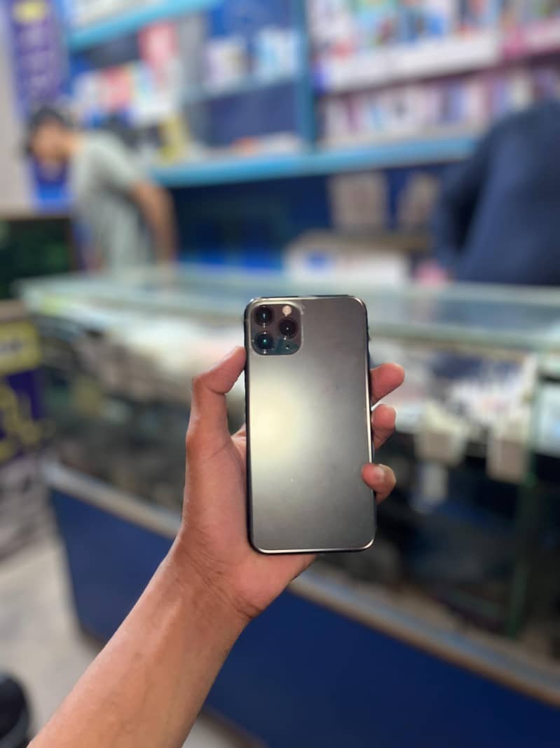 Apple iPhone 11 Pro 7