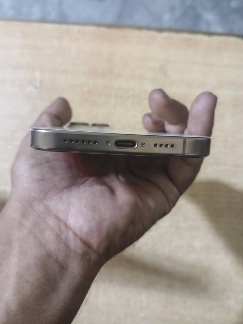 Apple iPhone 16 Pro Max panel changed 2