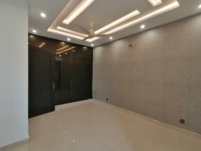 House For Grabs In 5 Marla Sabzazar Scheme