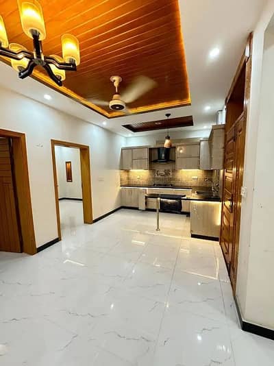 G 13 5 MARLA HOUSE UPAR POTION AVAILABLE FOR RENT