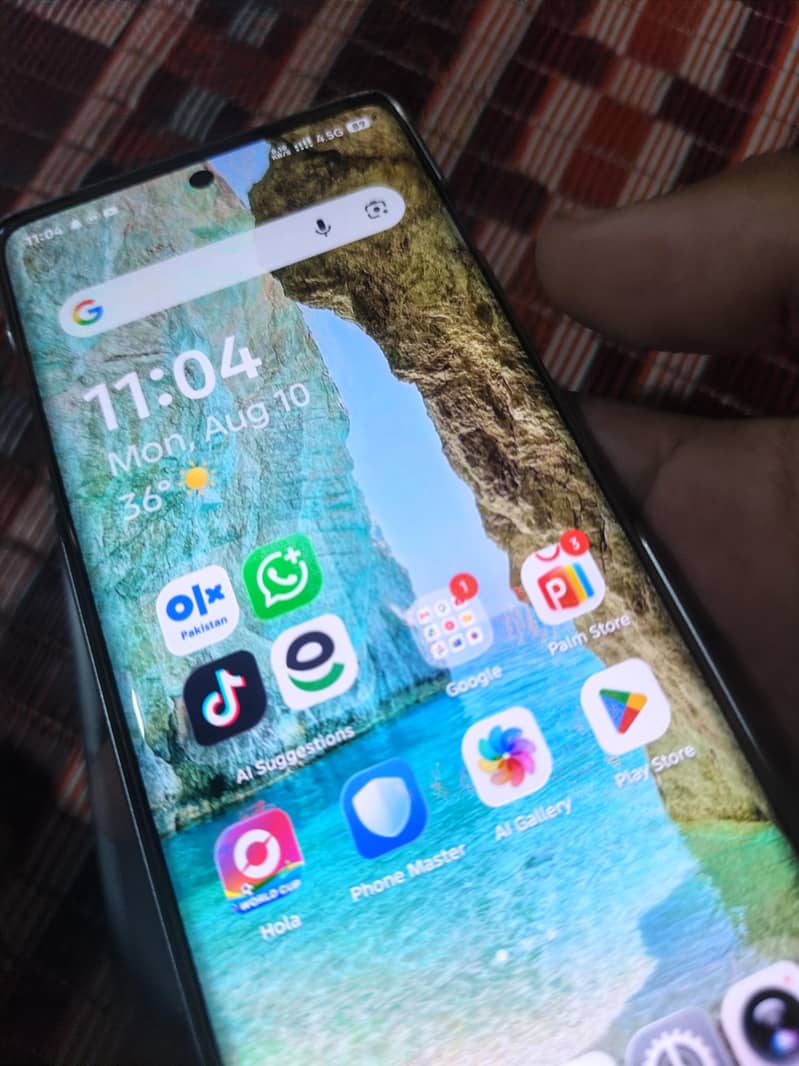 Tecno CAMON 40 Pro 1