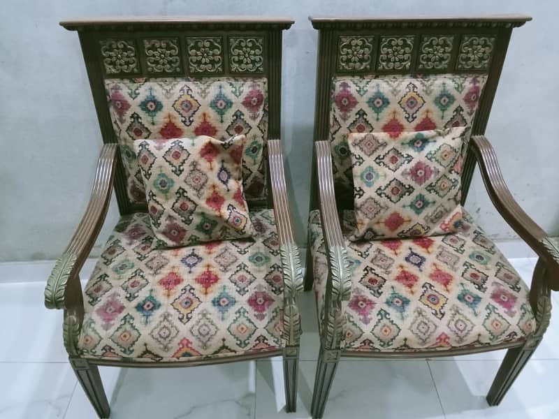 chairs made with solid wood 0
