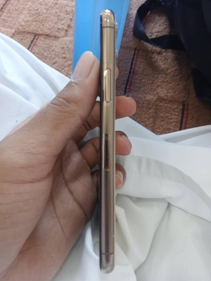 Apple iPhone 11 Pro 2