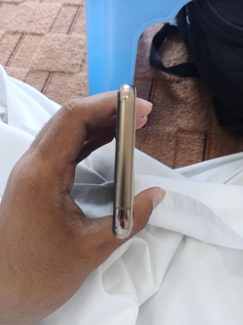 Apple iPhone 11 Pro 3