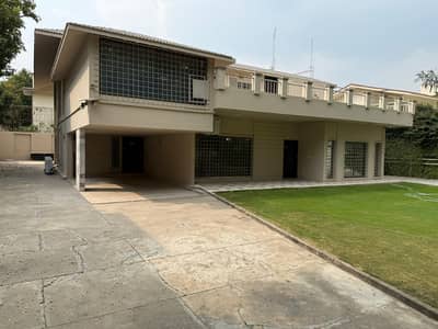 House With Big Lawn For Rent In F-8