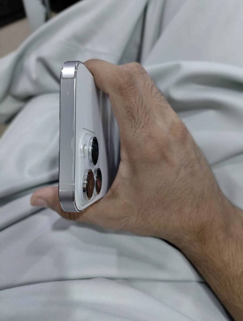 Apple iPhone 14 Pro Max 5