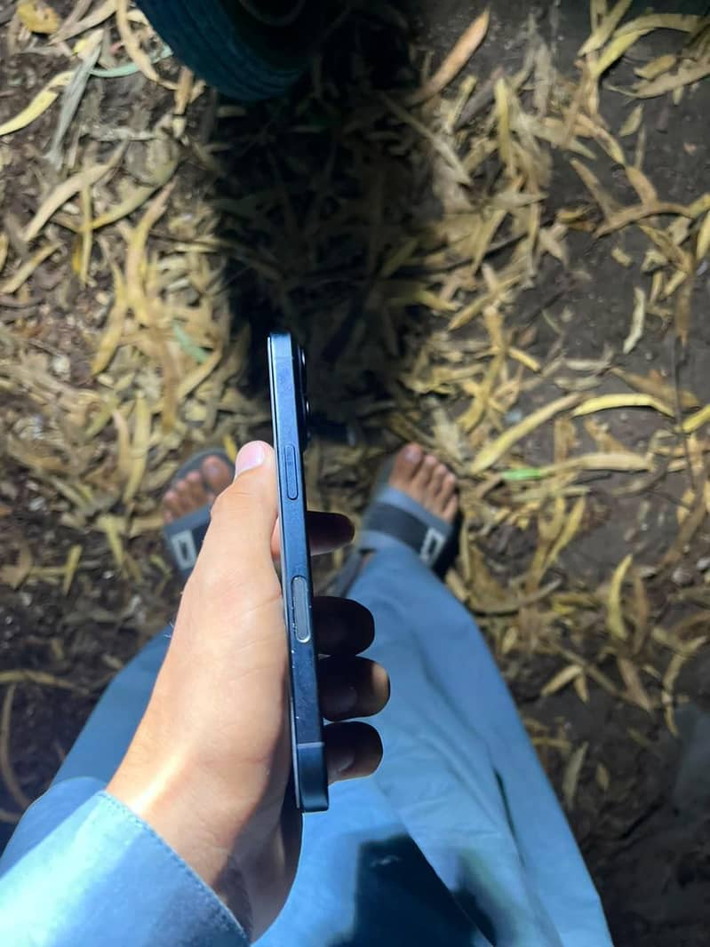 Apple iPhone 16 1