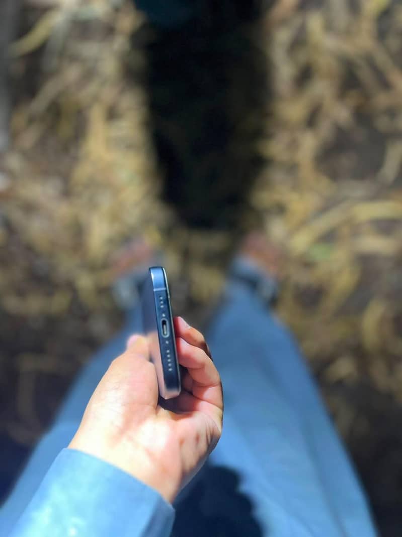 Apple iPhone 16 3