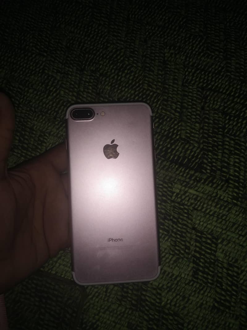 Apple iPhone 7 Plus 0