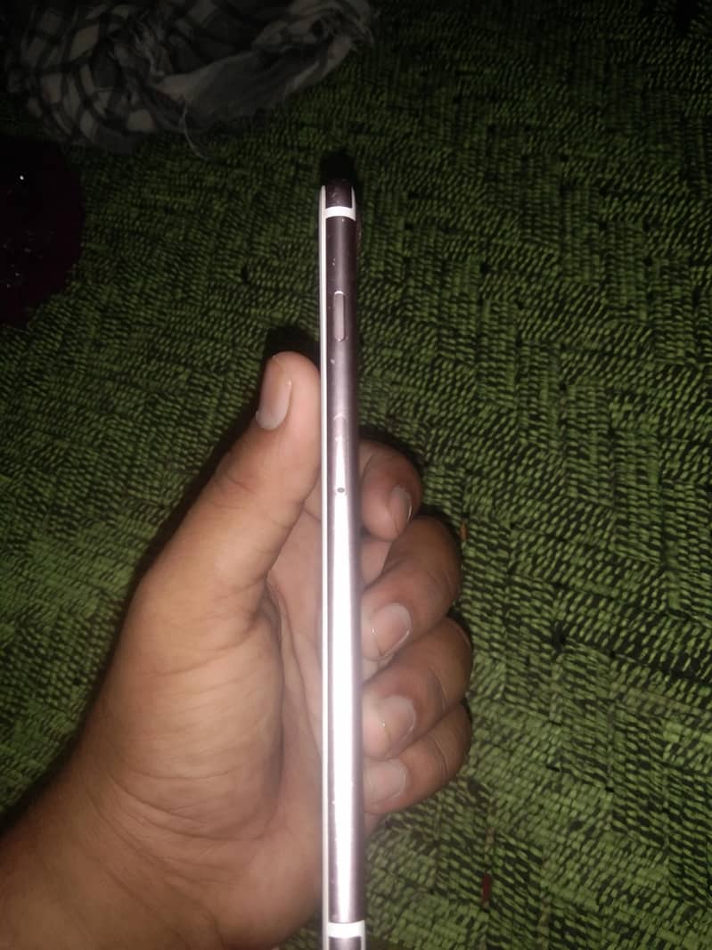 Apple iPhone 7 Plus 2