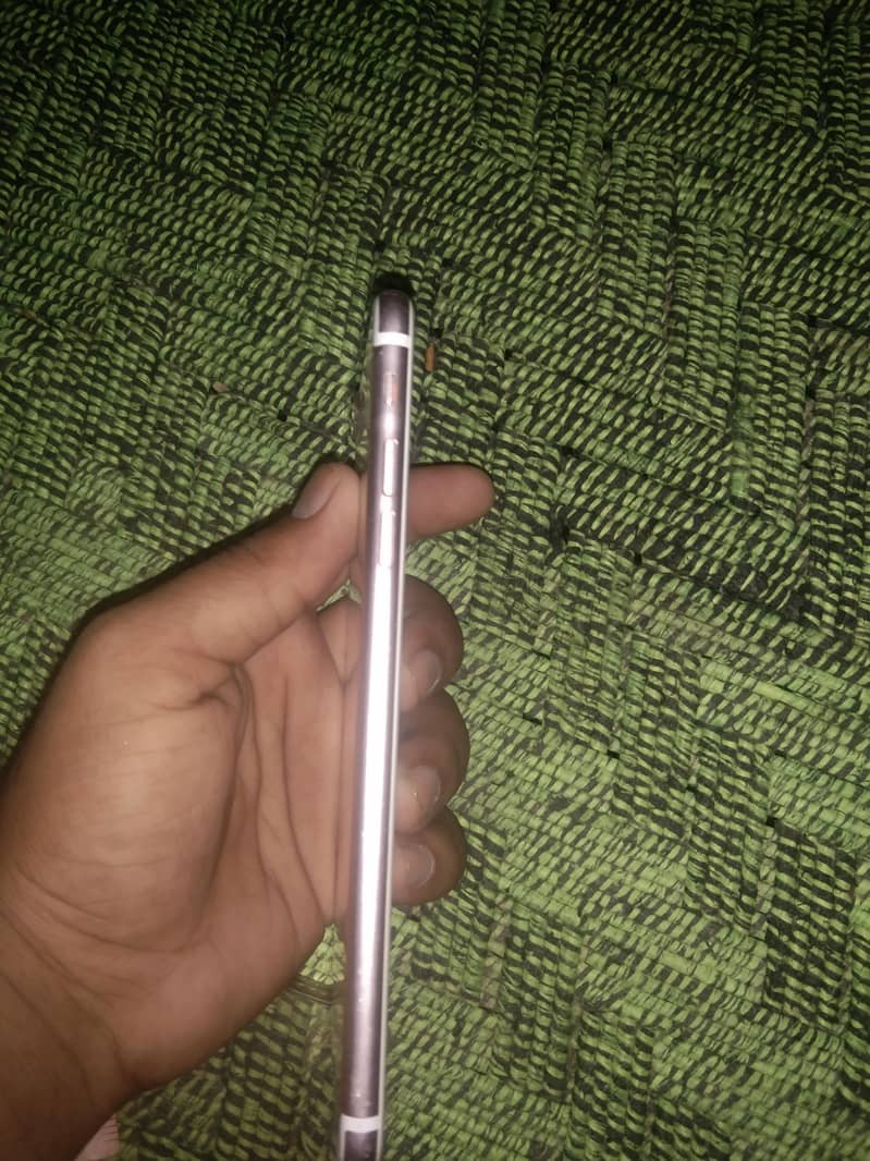 Apple iPhone 7 Plus 4