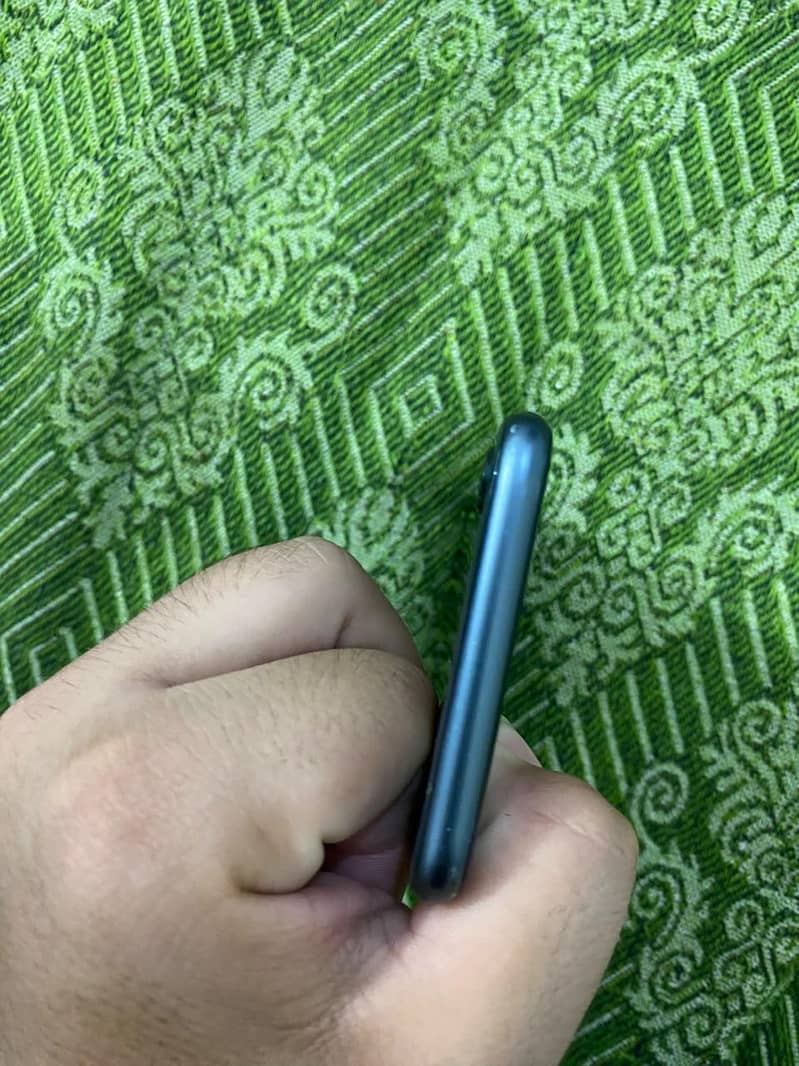 Apple iPhone 8 5