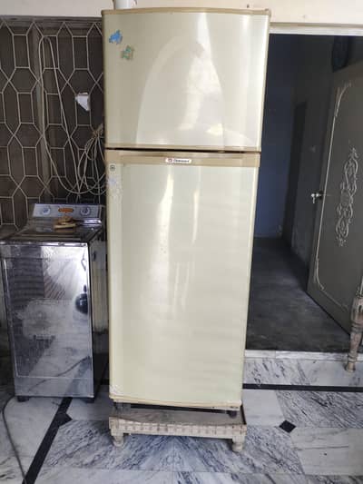 Dawlance Fridge in Good Condition