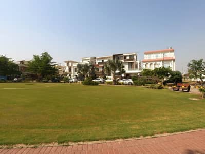 8 Marla Commercial Plot For Sale