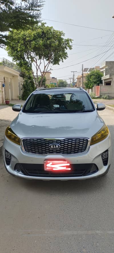 Kia Sorento 2.4FWD 2024 100% genuine , original paint  silver color ex