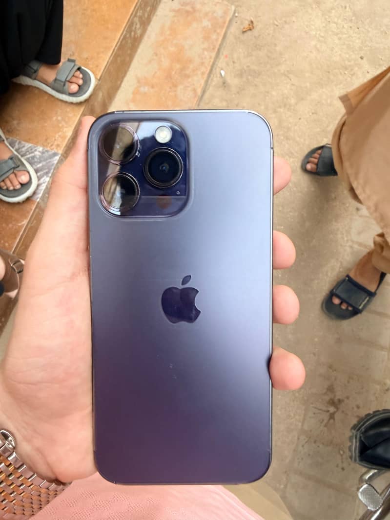 Apple iPhone 14 Pro Max 1
