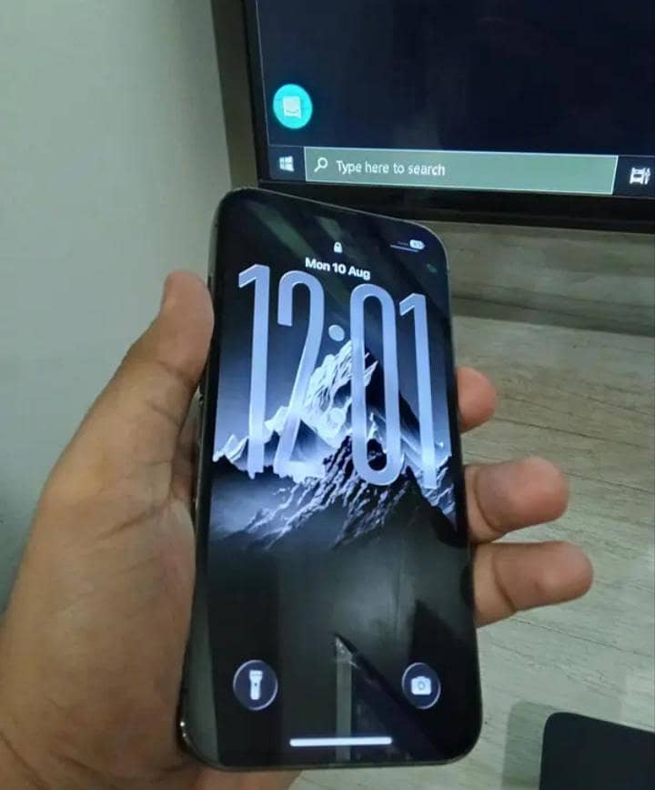Apple iPhone 13 Pro 1