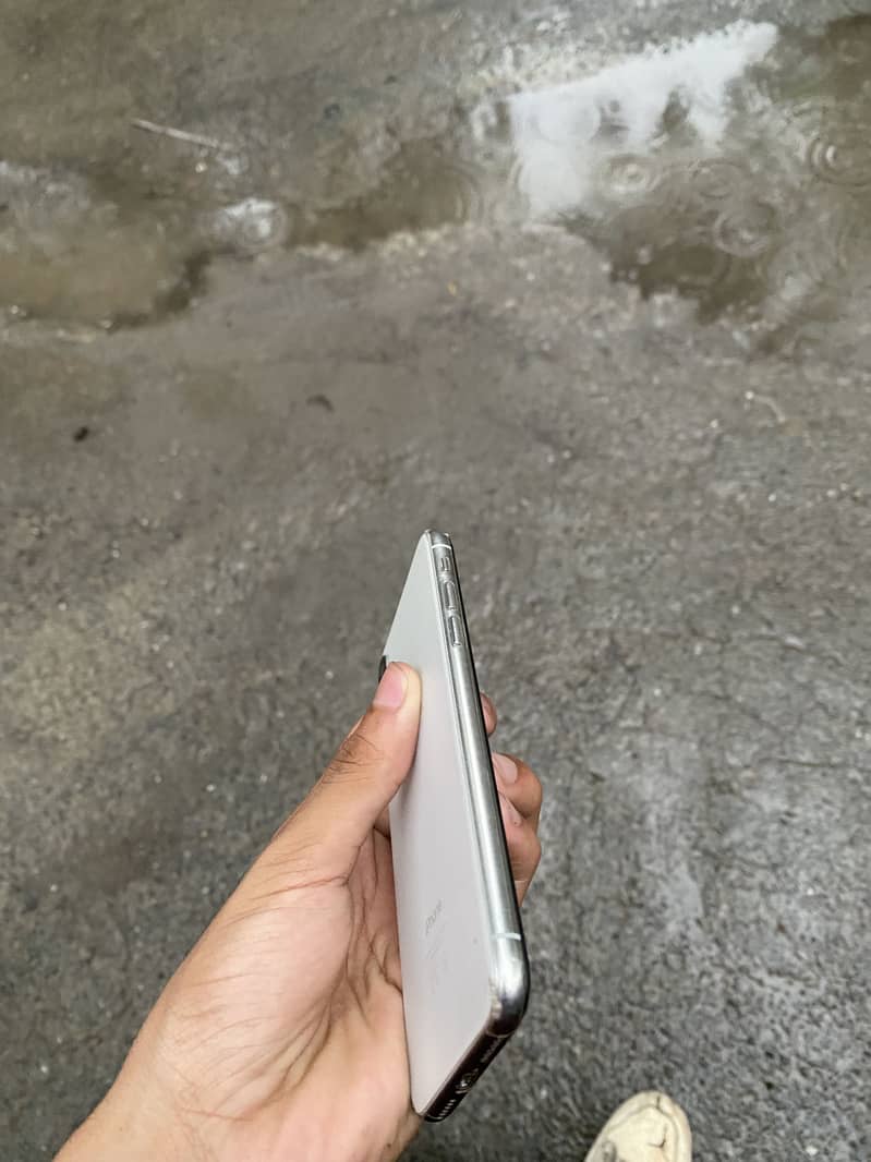 Apple iPhone X 1
