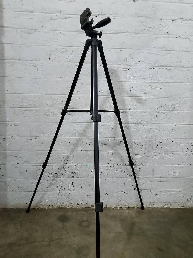 tripod stand 1