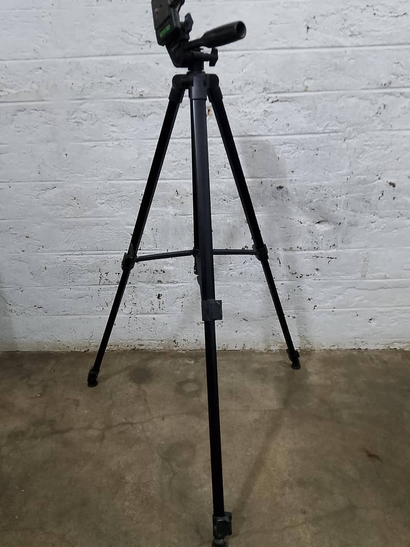 tripod stand 2