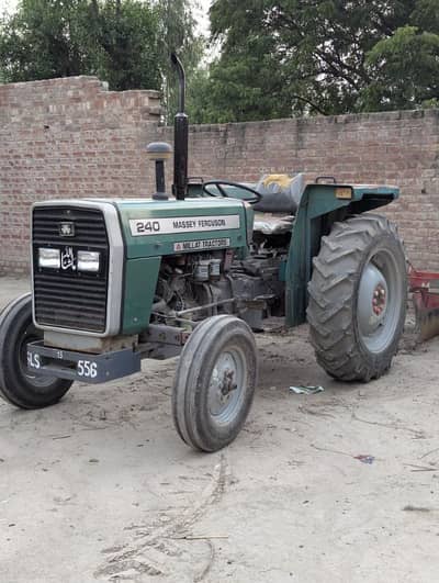 i am selling tractor massey 240