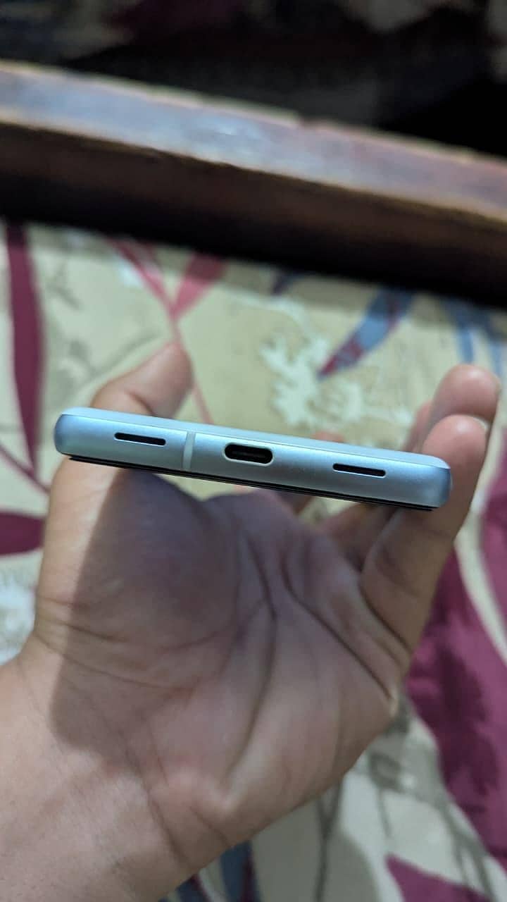 Google Pixel 7a 4