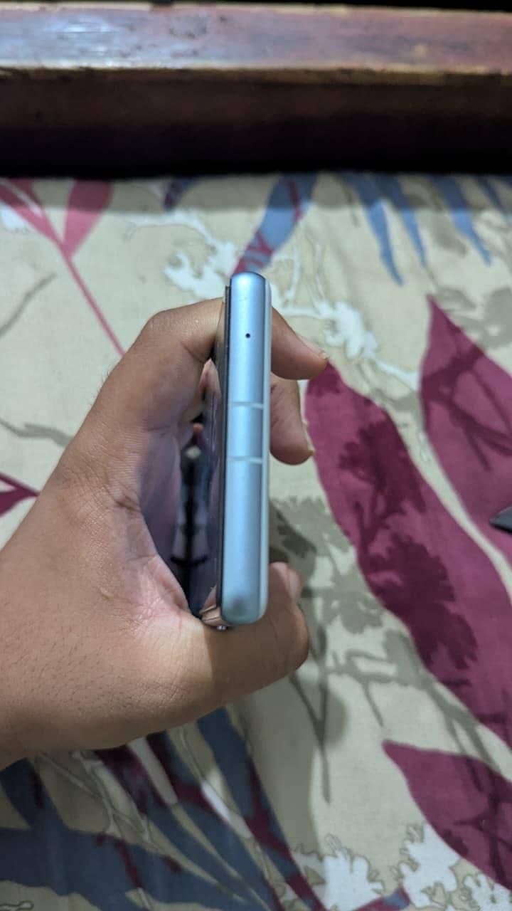 Google Pixel 7a 5