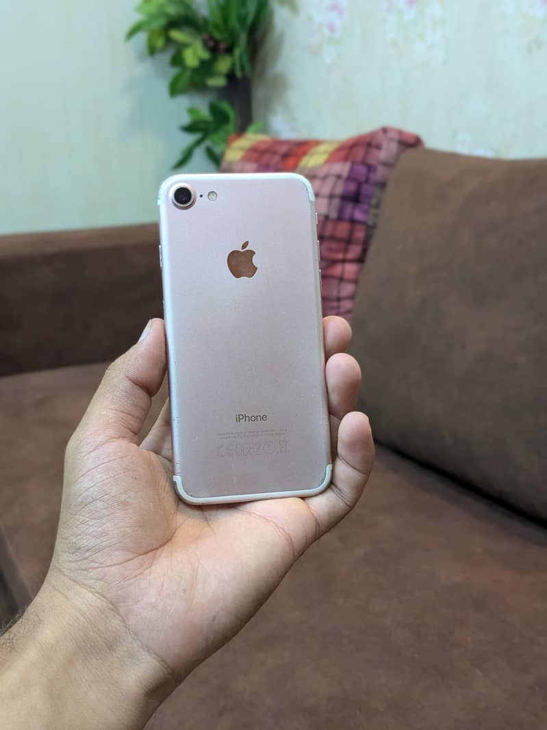 Apple iPhone 7  PTA approved 2